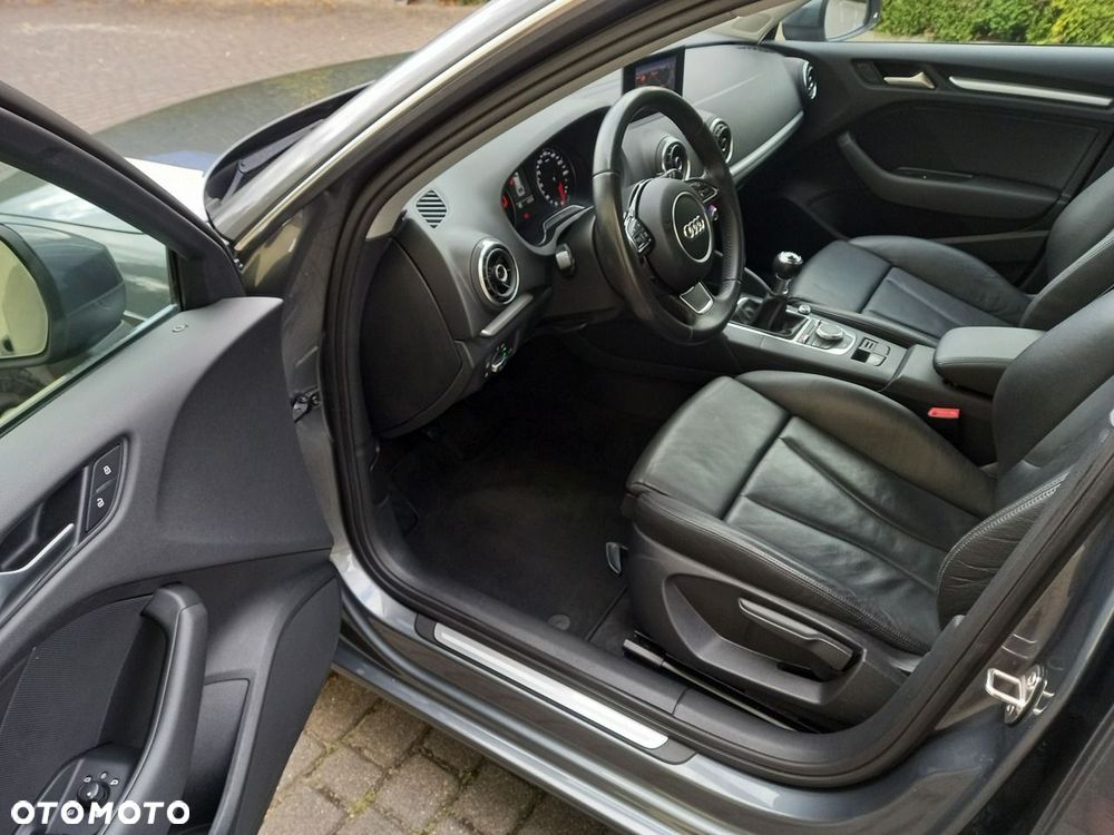 Audi A3 Sportback 1.6 TDI DPF S line Sportpaket - 27