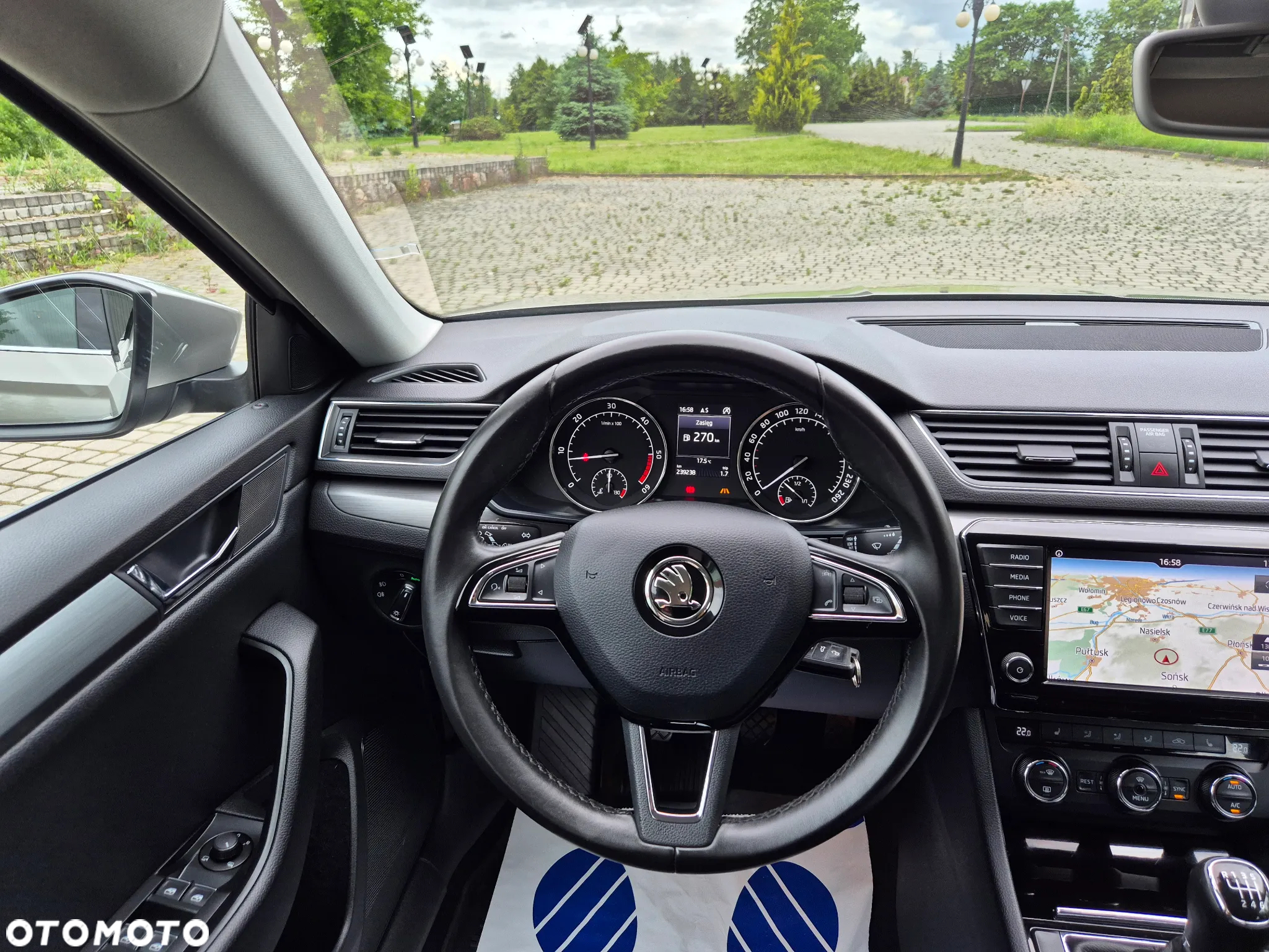 Skoda Superb 2.0 TDI Premium Edition - 30