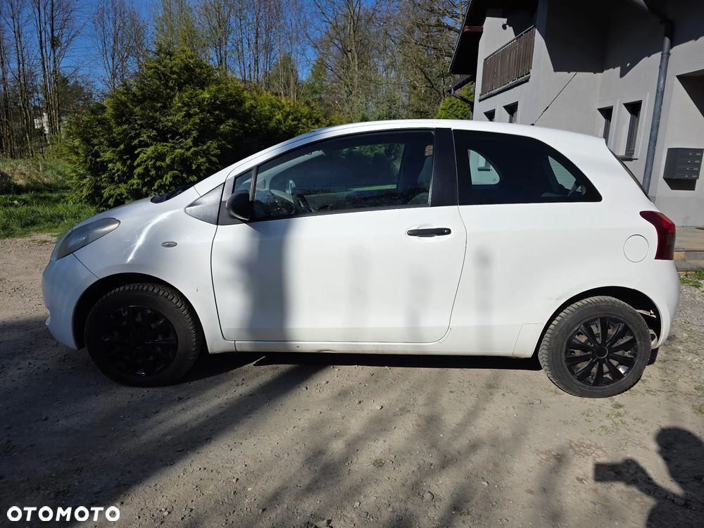 Toyota Yaris 1.0 Luna A/C - 3