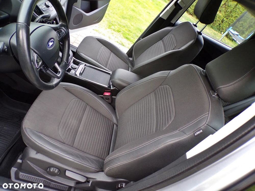 Ford Kuga 2.0 TDCi 4x4 Titanium - 23