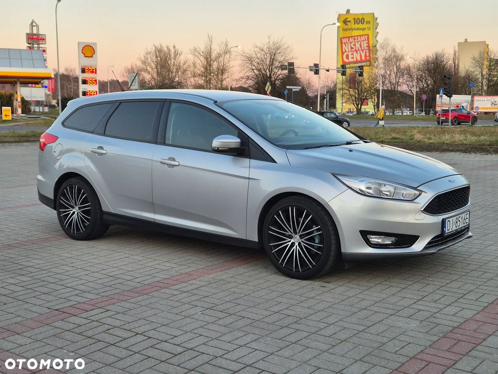 Ford Focus 1.5 EcoBoost Red Edition ASS - 2