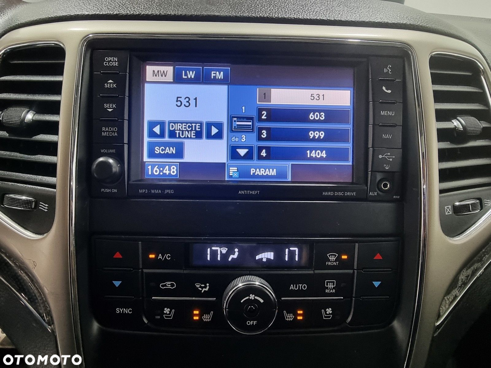 Jeep Grand Cherokee - 22