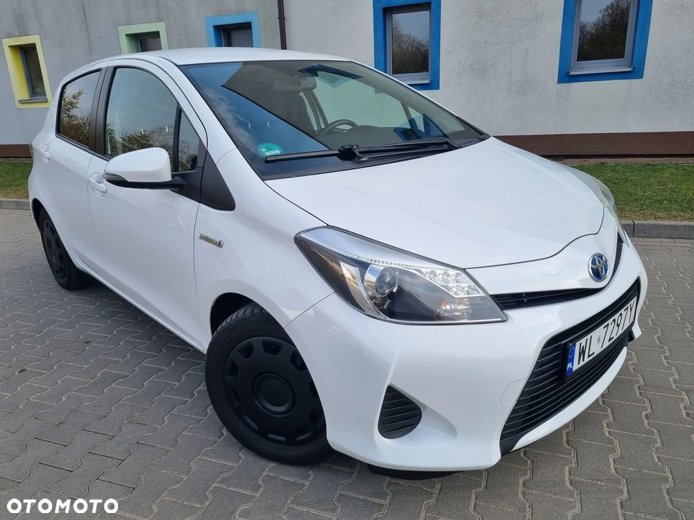 Toyota Yaris Hybrid 100 Life - 31