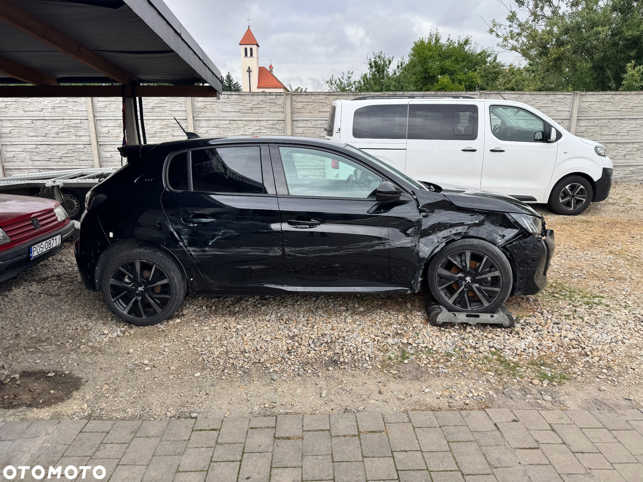 Peugeot 208 PureTech 100 EAT8 GT - 4