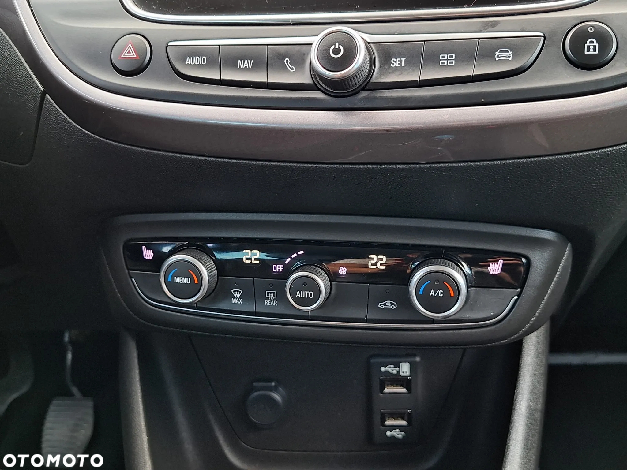 Opel Crossland X - 12