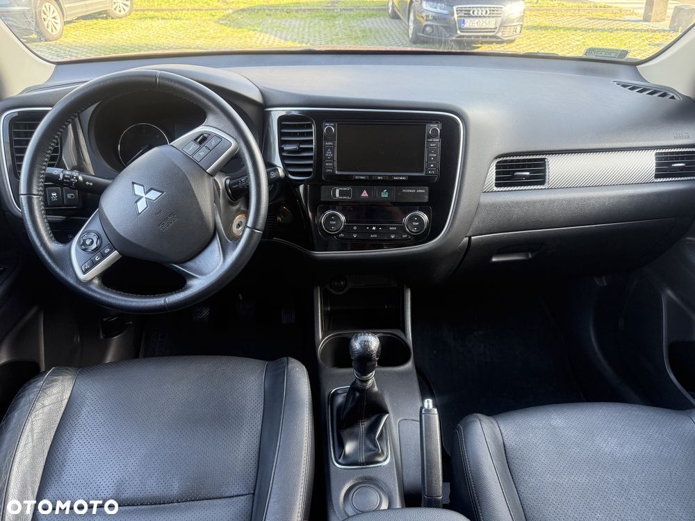 Mitsubishi Outlander - 7