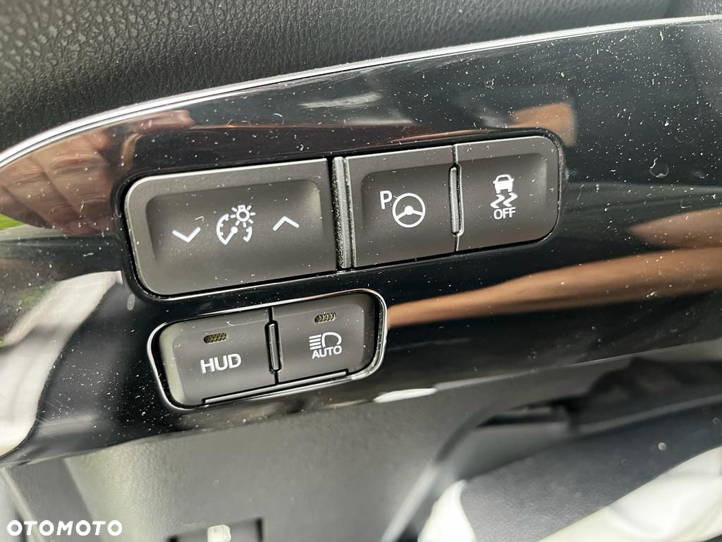 Toyota Prius - 12