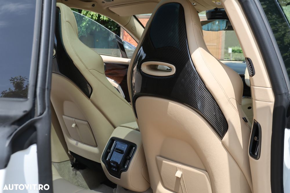 Aston Martin DBX Standard - 14