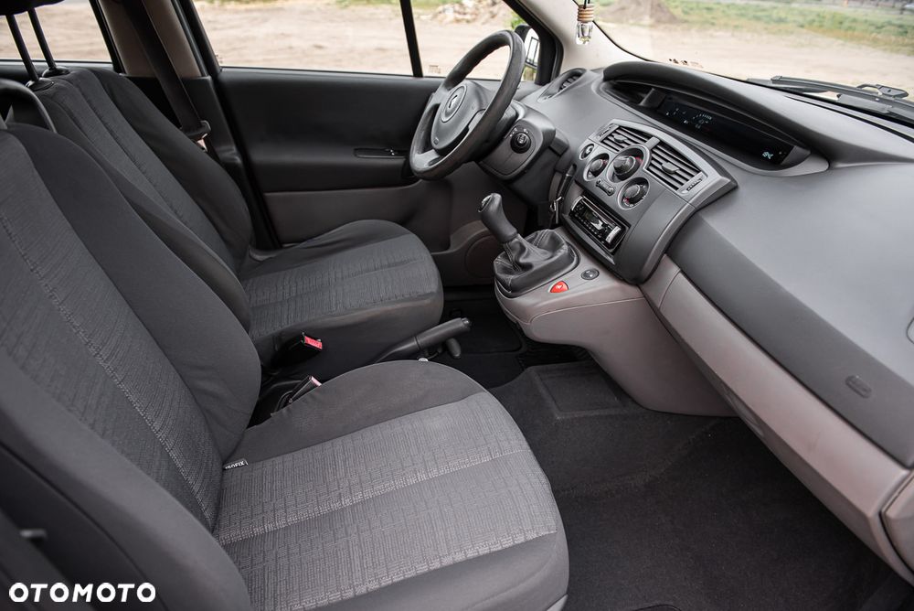 Renault Scenic 1.6 16V Confort Expression - 24