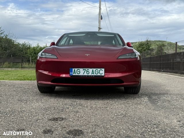 Tesla Model 3 - 4