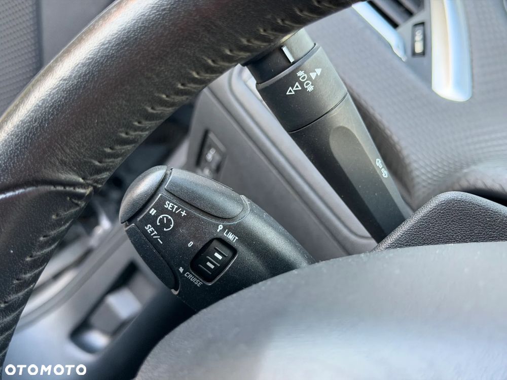 Peugeot 2008 - 11