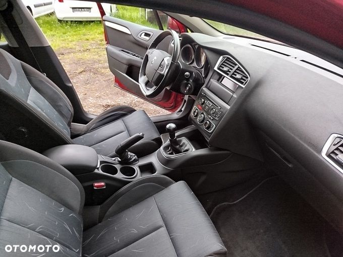 Citroën C4 VTi 120 90 Jahre - 10