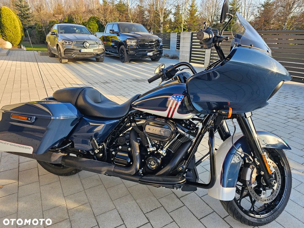 Harley-Davidson Touring Road Glide - 1