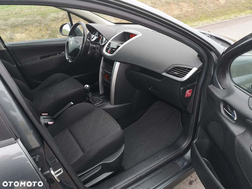 Peugeot 207 - 6