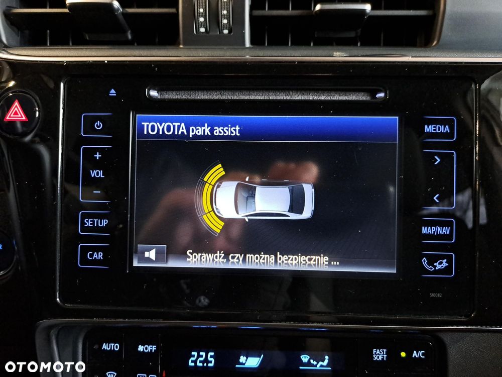 Toyota Auris Hybrid 135 Premium - 23