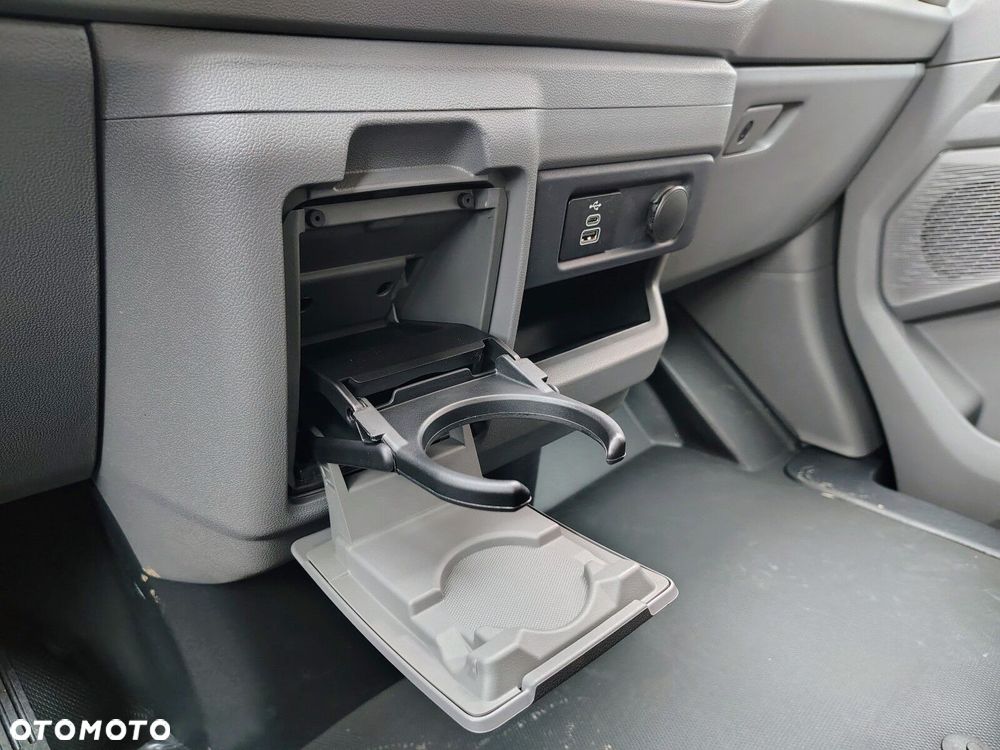 Volkswagen Transporter Transporter Furgon silnik: 2,0 l TDI 150 KM / skrzynia biegów: 8-biegowa automatyczna rozstaw osi: 3500 mm - 14