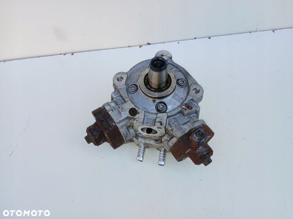 BMW N57 F30 F10 POMPA WTRYSKOWA 7823463 0445010853