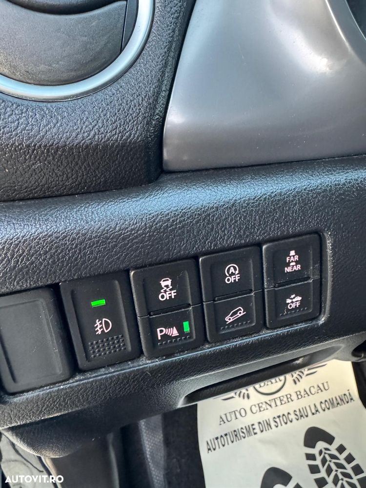 Suzuki Vitara 1.6 DDIS 4X4 Luxus - 17