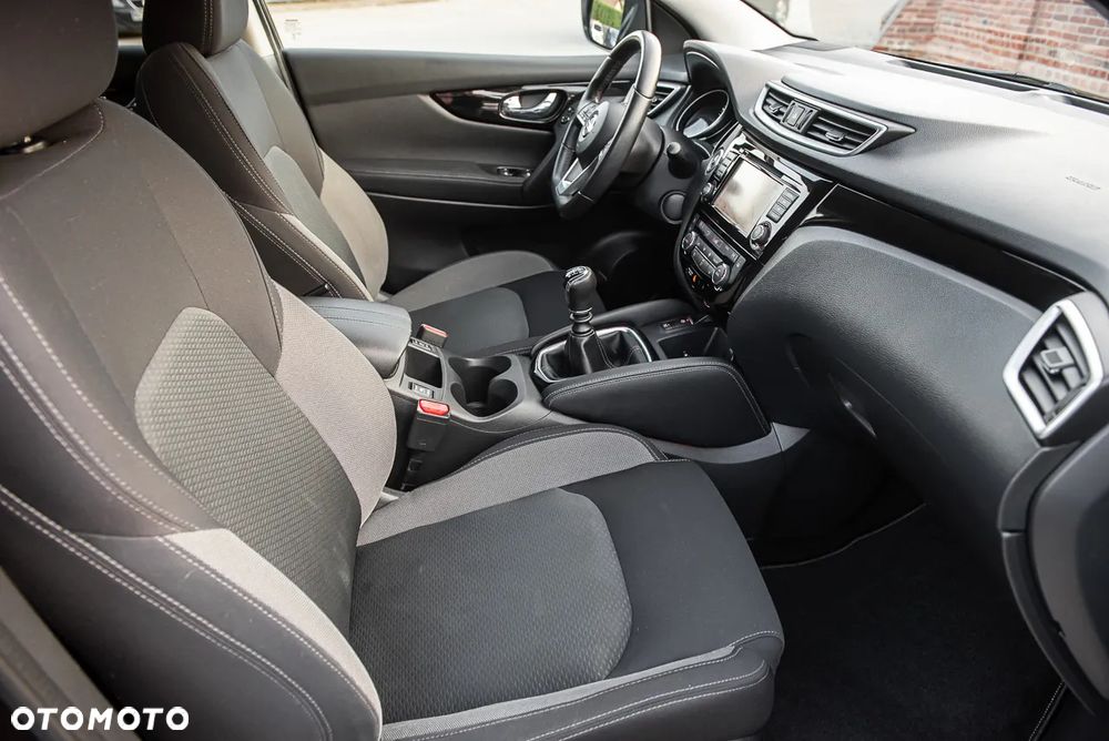 Nissan Qashqai 1.3 DIG-T ACENTA - 29