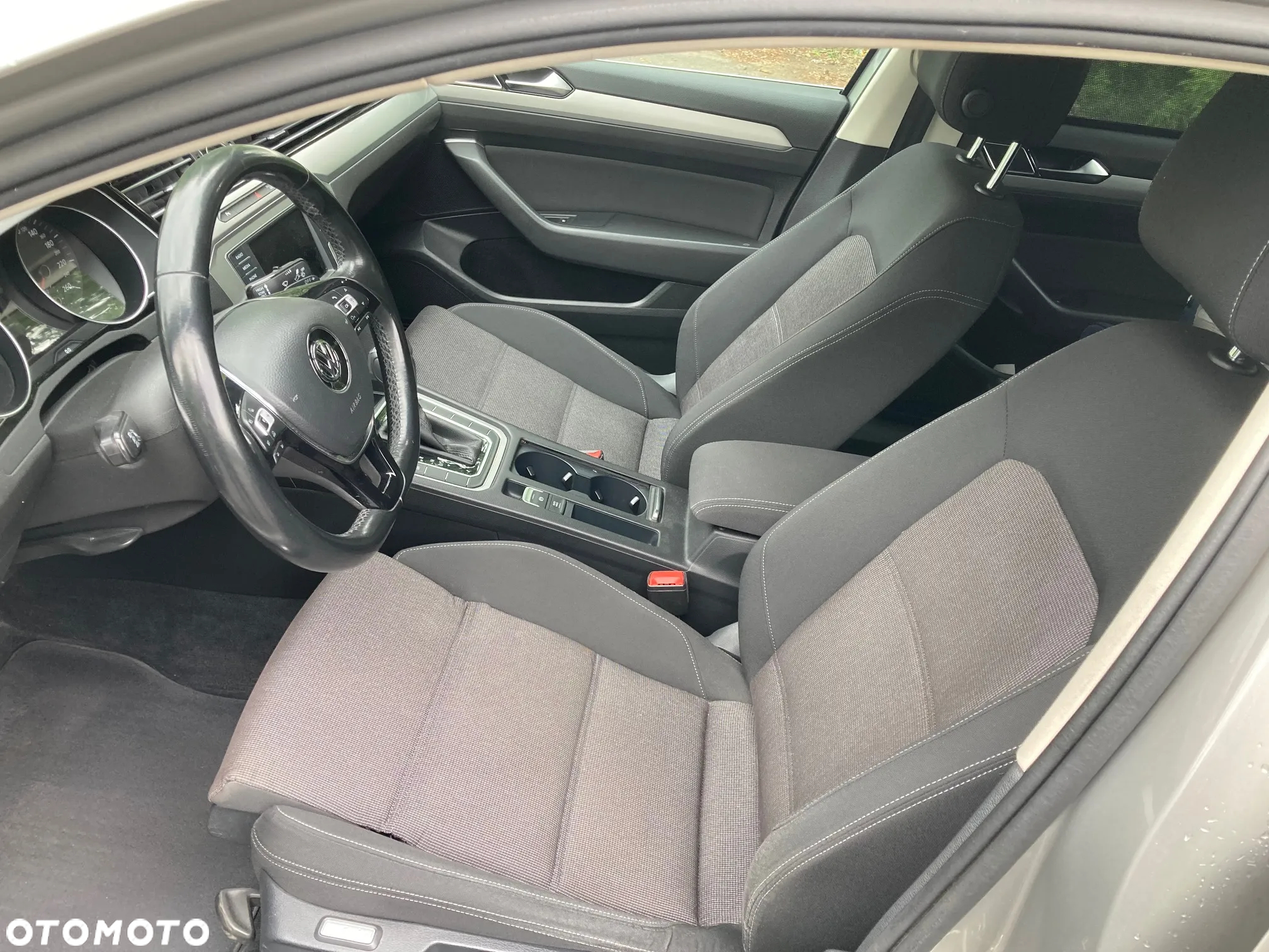 Volkswagen Passat 2.0 TDI BMT Comfortline DSG - 9