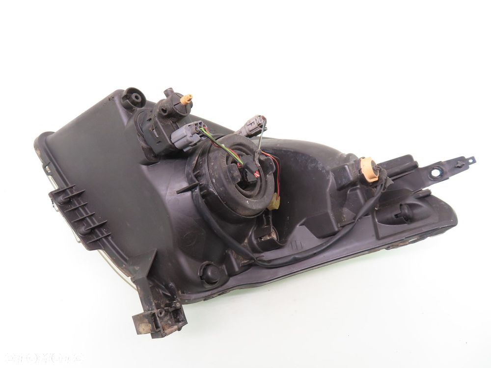 LAMPA PRAWA PRZEDNIA SUZUKI SWIFT III - 4