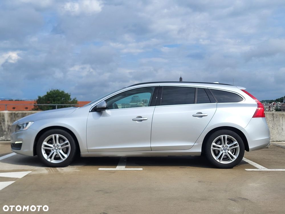 Volvo V60 D4 Geartronic Momentum - 6
