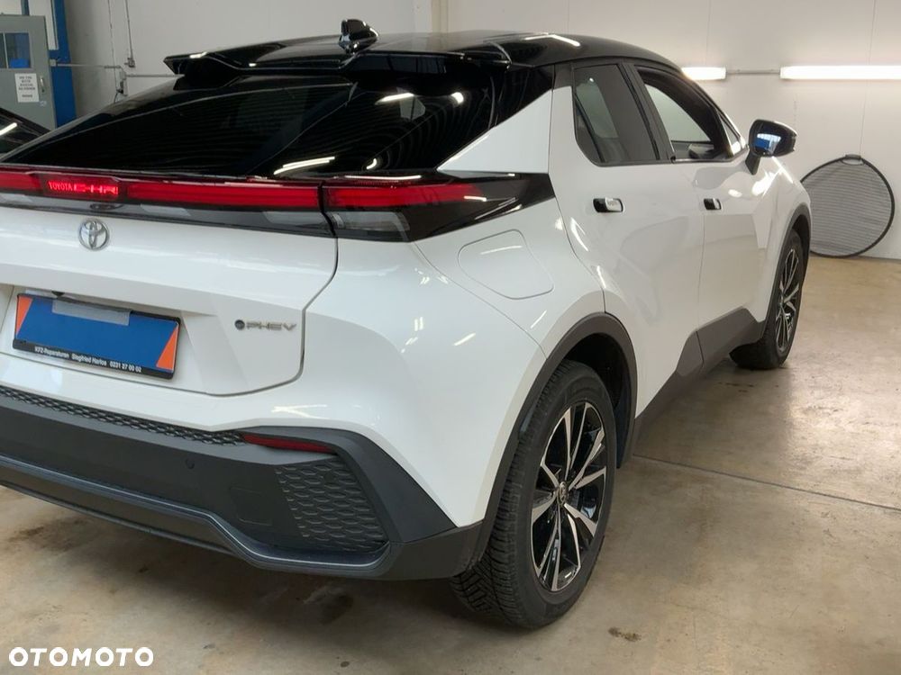 Toyota C-Hr 2025 photo 2