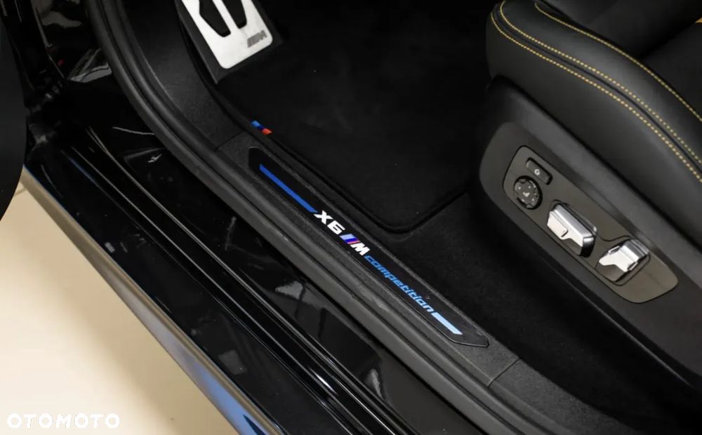 BMW X6M - 10