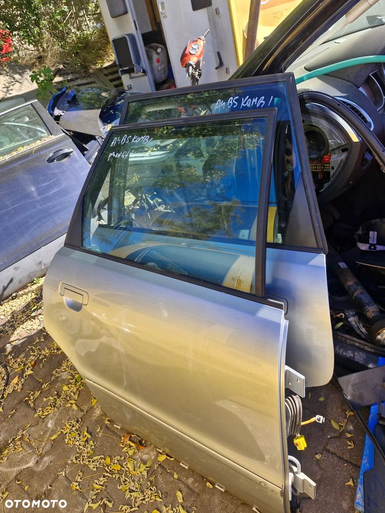 Drzwi A4B5 KOMBI srebrne