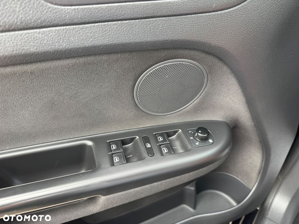 Volkswagen Golf Plus - 15