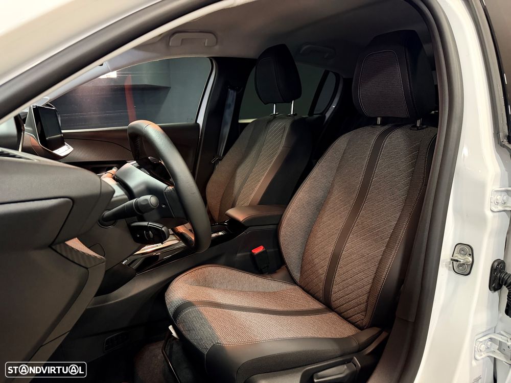 Peugeot e-208 E-Style — fotografia 2