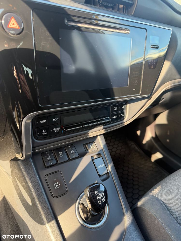 Toyota Auris - 13