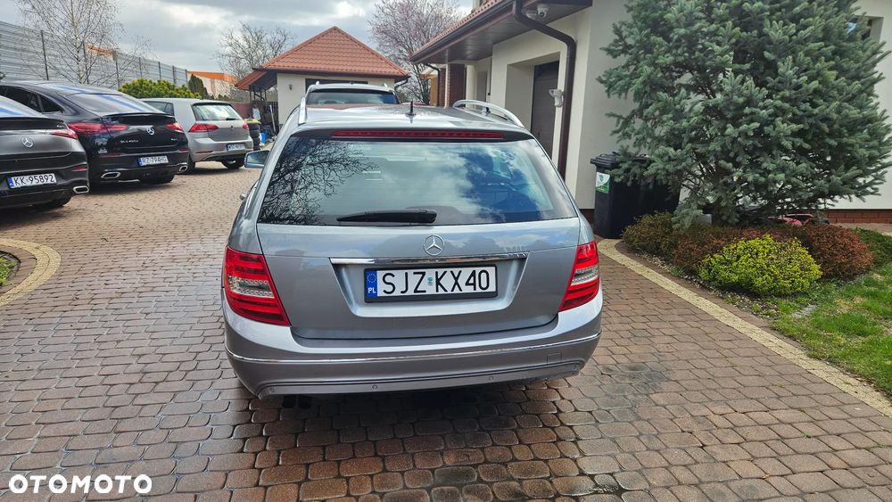 Mercedes-Benz Klasa C 180 Kompressor BlueEFFICIENCY Avantgarde - 3