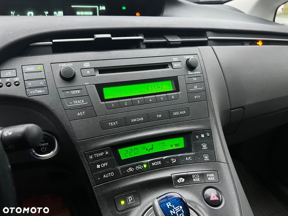 Toyota Prius (Hybrid) Comfort - 12