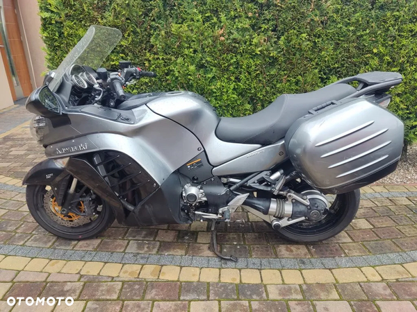 Kawasaki GTR