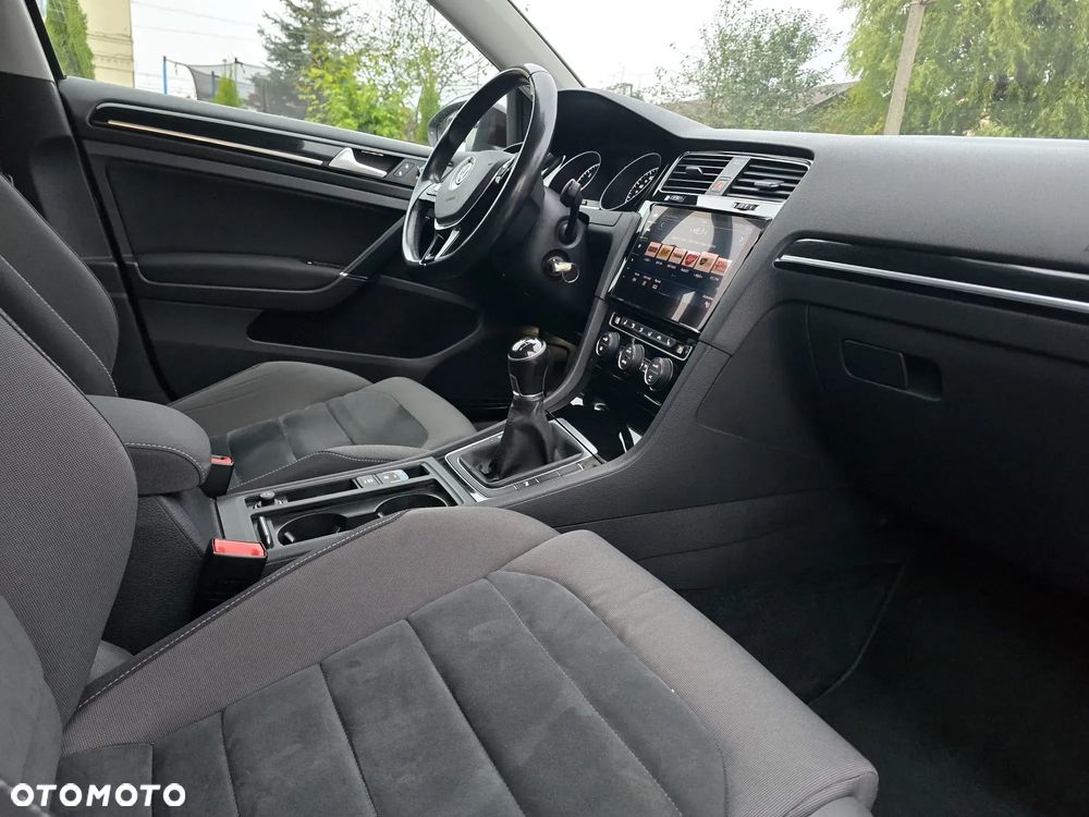 Volkswagen Golf Variant 2.0 TDI SCR Highline - 30