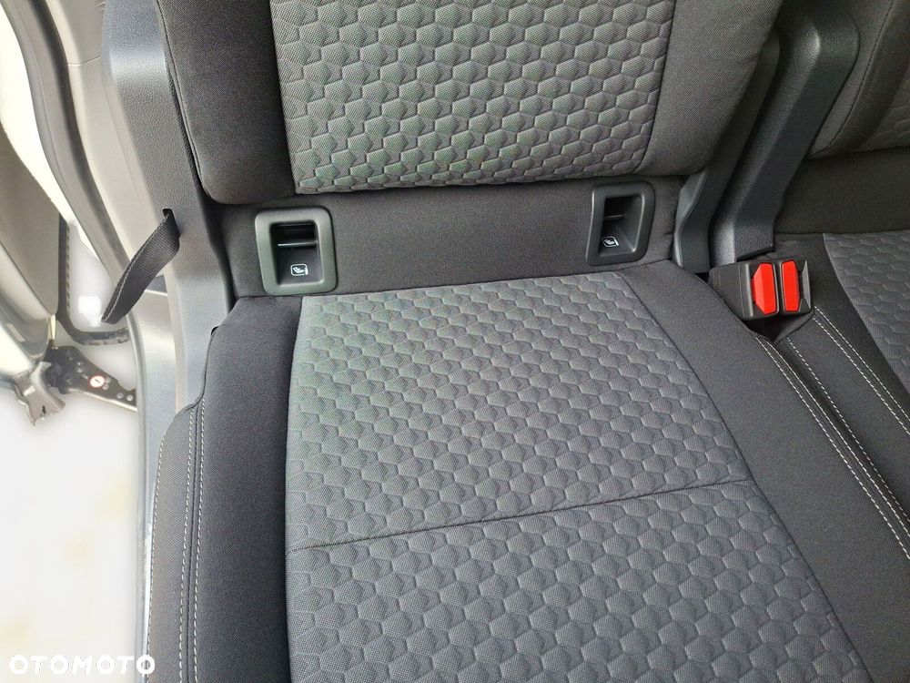 Volkswagen Caravelle - 37