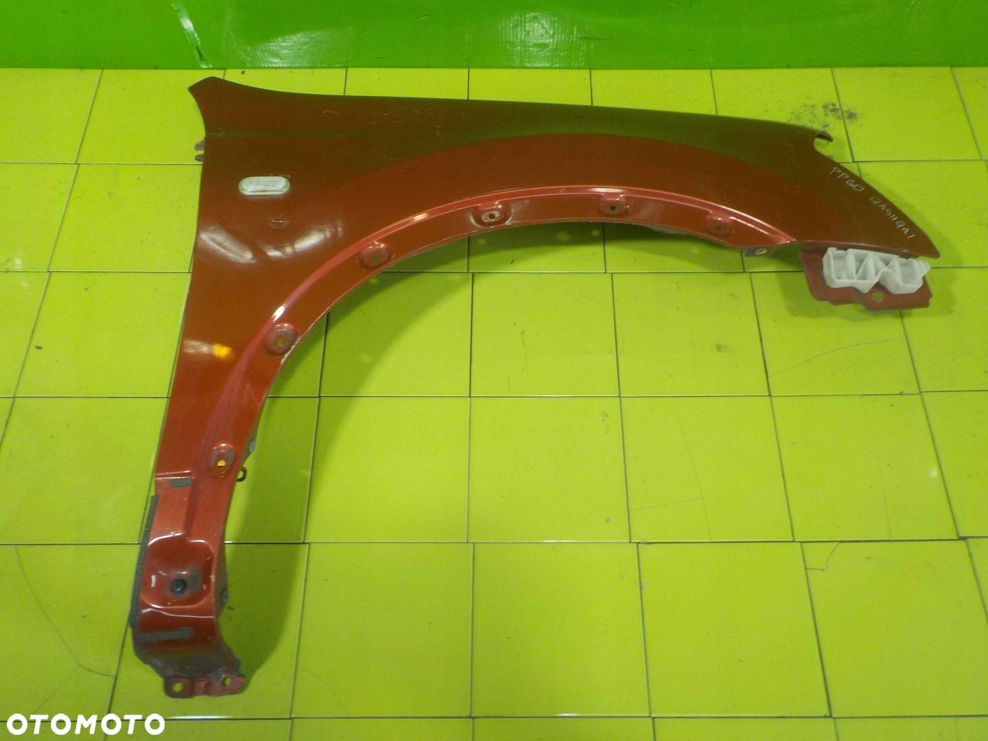 NISSAN QASHQAI I J10 07r blotnik prawy przod - 1