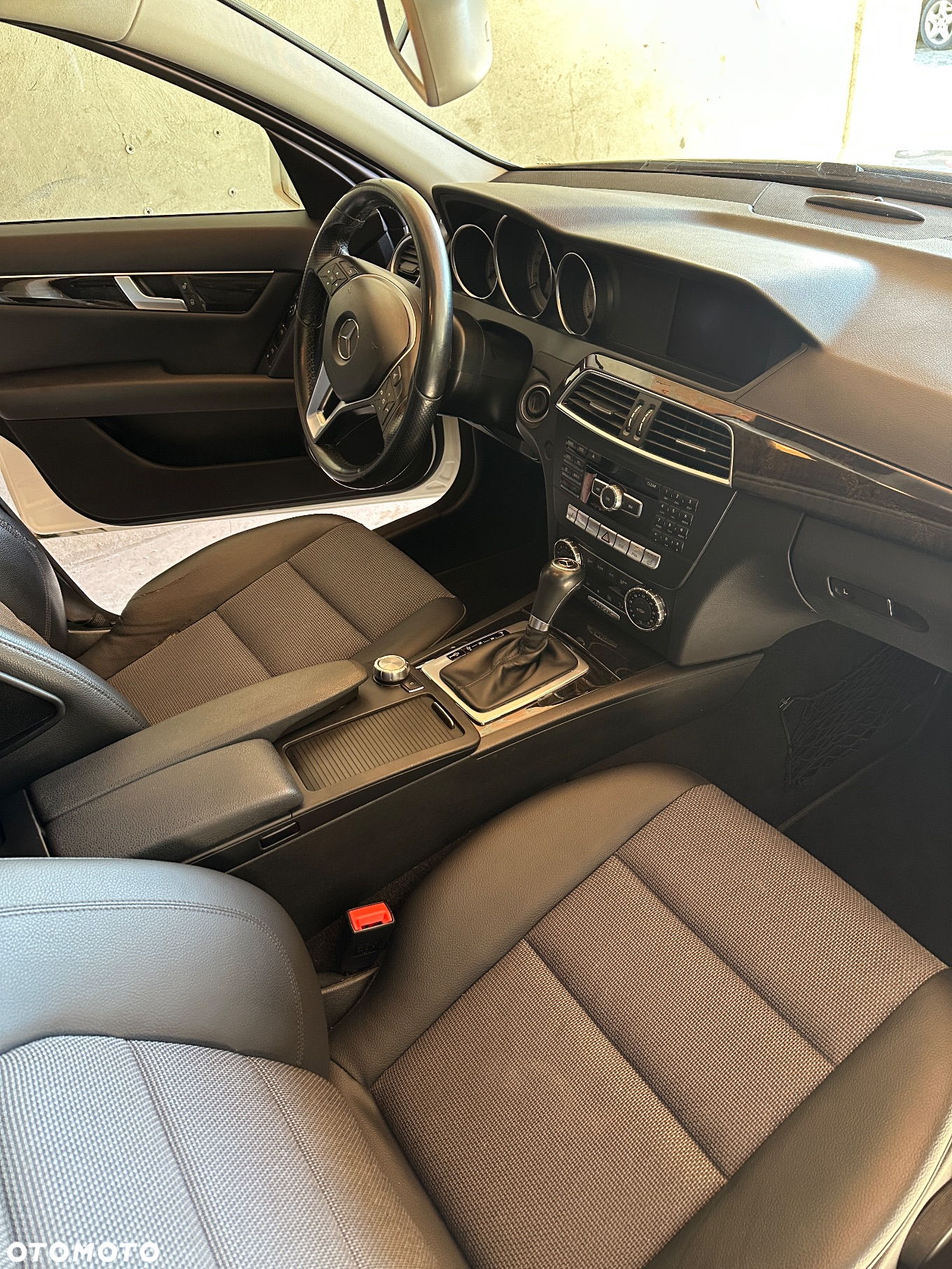 Mercedes-Benz Klasa C 250 CDI BlueEff 4-Matic Avantgarde - 9