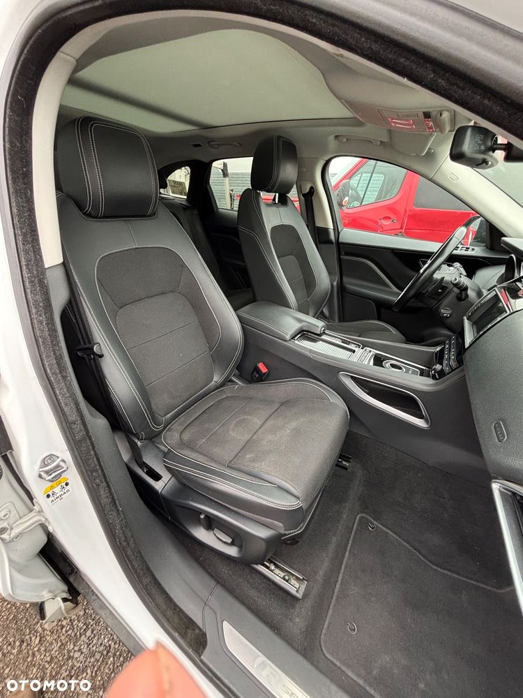 Jaguar F-Pace 20d R-Sport - 18