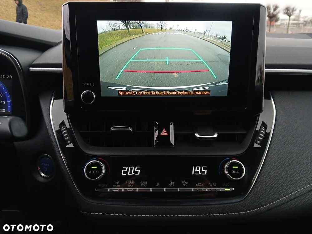 Toyota Corolla 1.8 Hybrid Comfort - 28