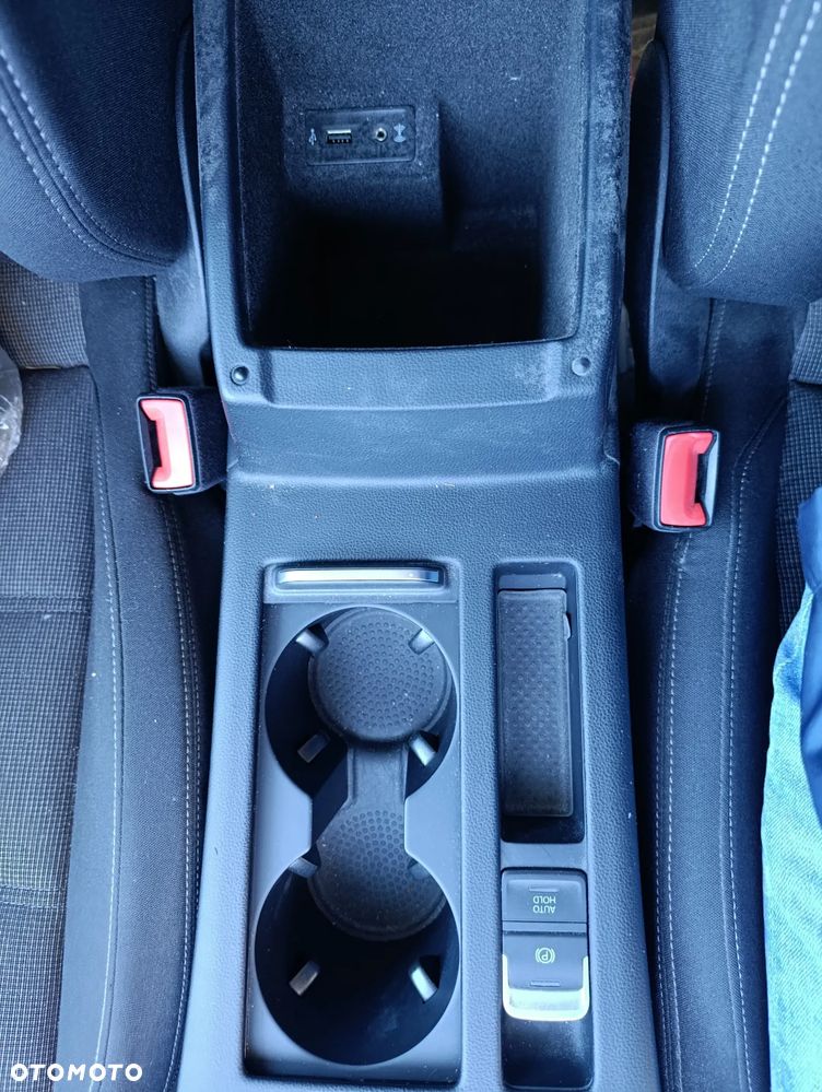 Volkswagen Passat Variant 1.8 TSI BMT Comfortline - 25