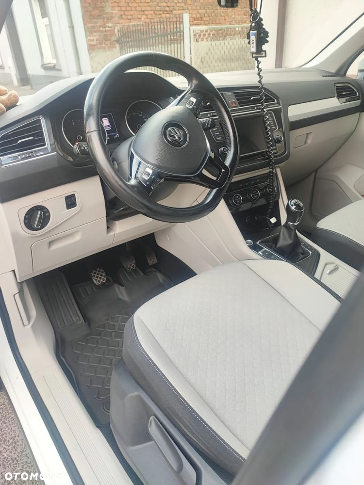 Volkswagen Tiguan - 4