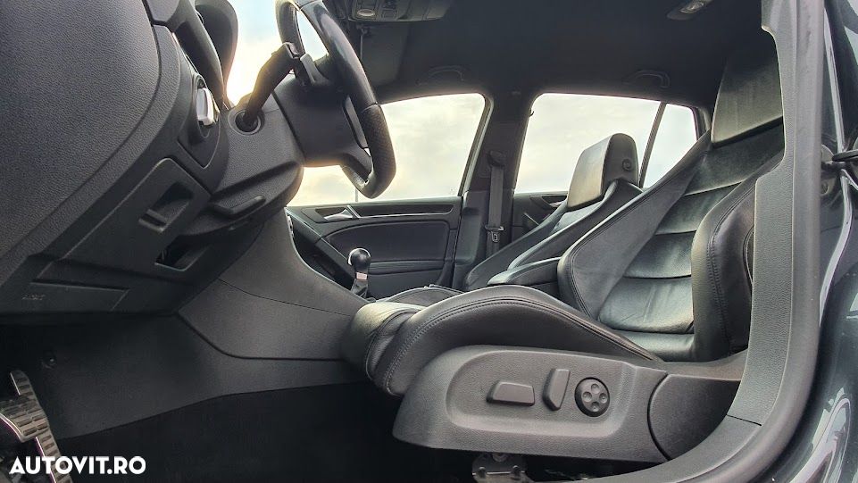 Volkswagen Golf 2.0 DPF GTD DSG - 2