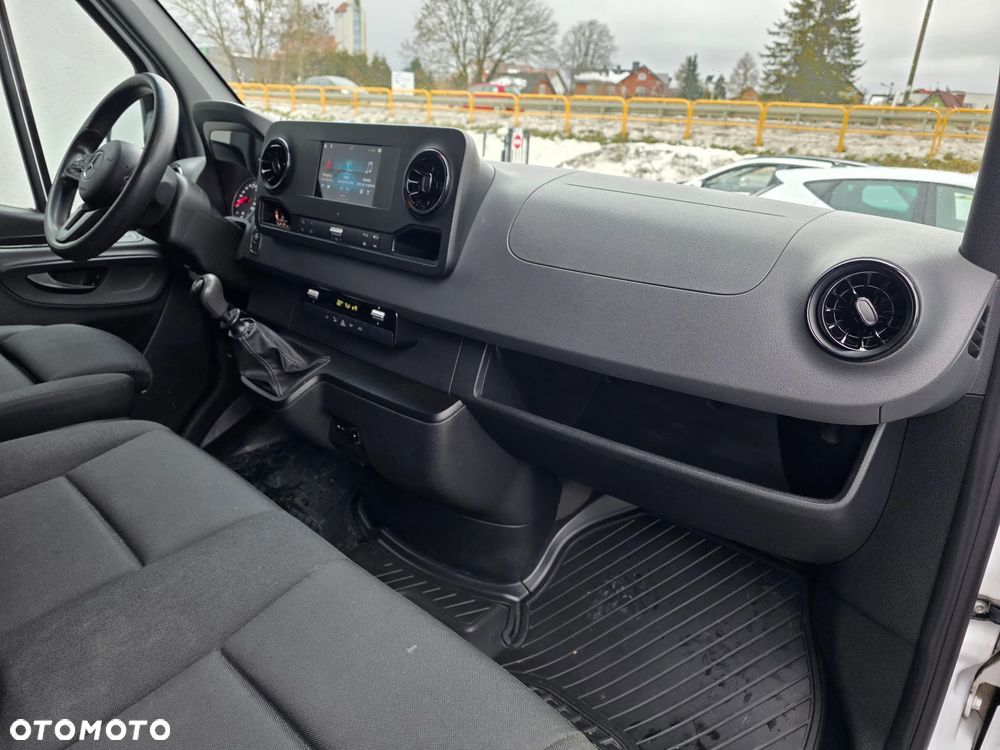 Mercedes-Benz SPRINTER - 10