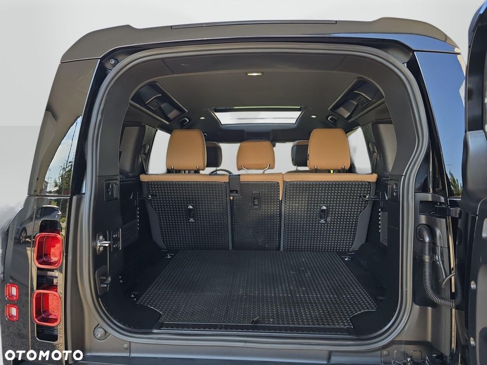 Land Rover Defender - 31