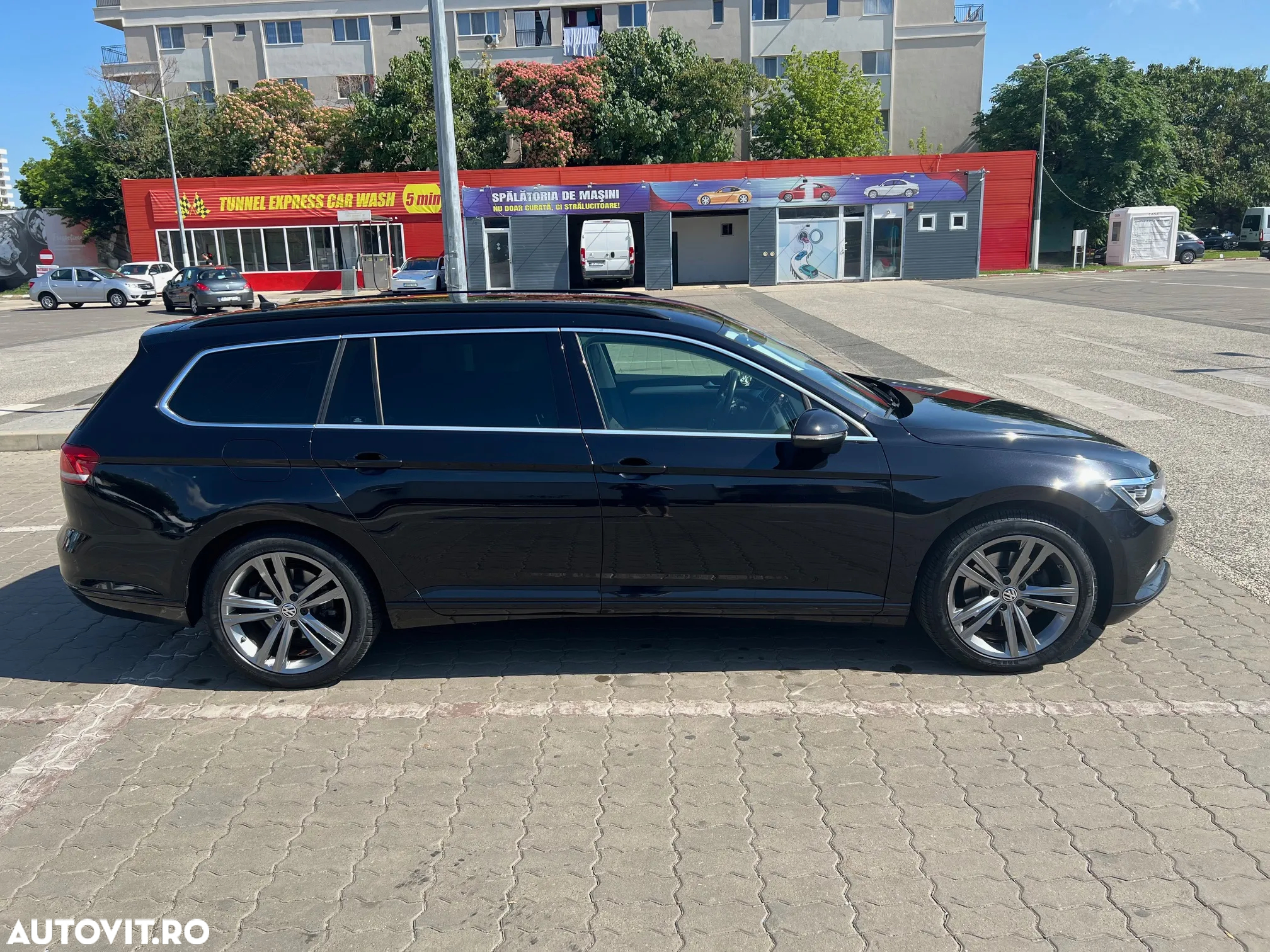 Volkswagen Passat Variant 2.0 TDI DSG Comfortline - 3