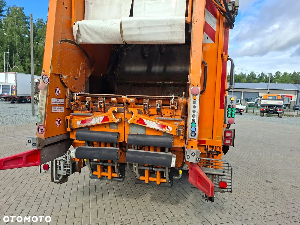 Mercedes-Benz ECONIC 2630 - 8