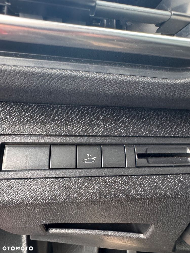 Peugeot 3008 PureTech 130 Stop & Start GPF Allure Pack - 26