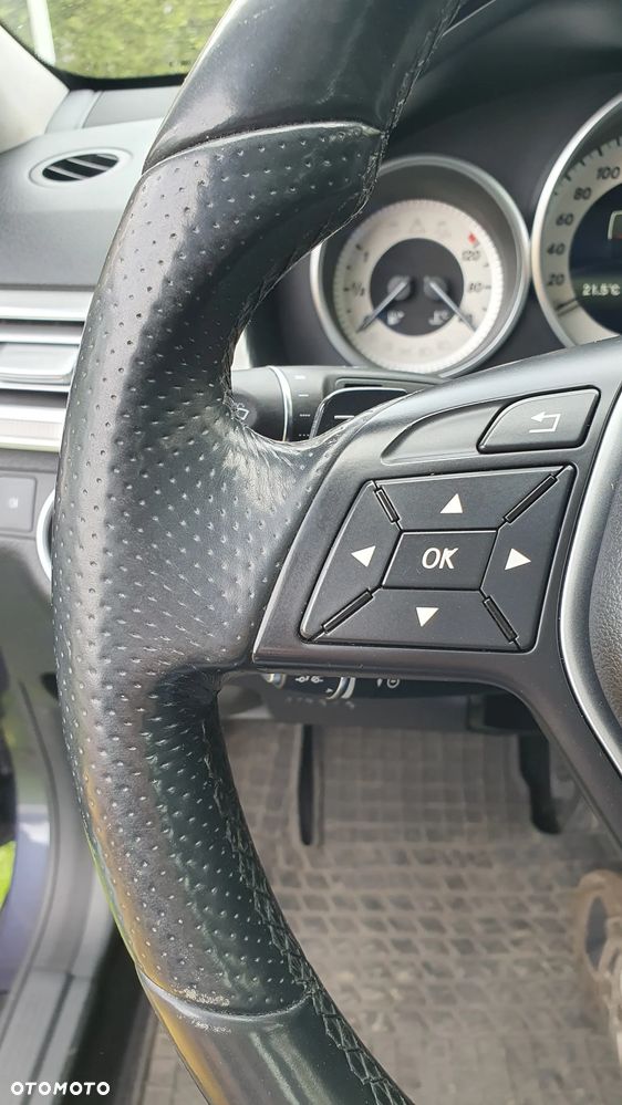 Mercedes-Benz Klasa E 220 BlueTEC 9G-TRONIC - 26